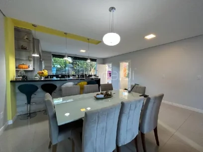 Foto Casa com 2 Dormitórios