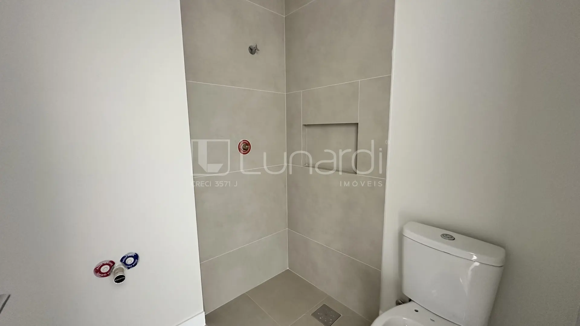 Foto Apartamento com 3 Suítes