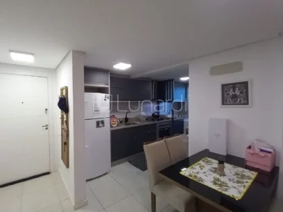 Foto Apartamento com 2 Dormitórios