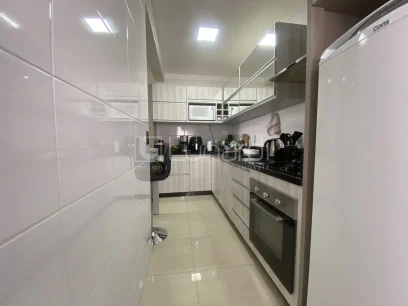 Foto Apartamento com 2 Dormitórios