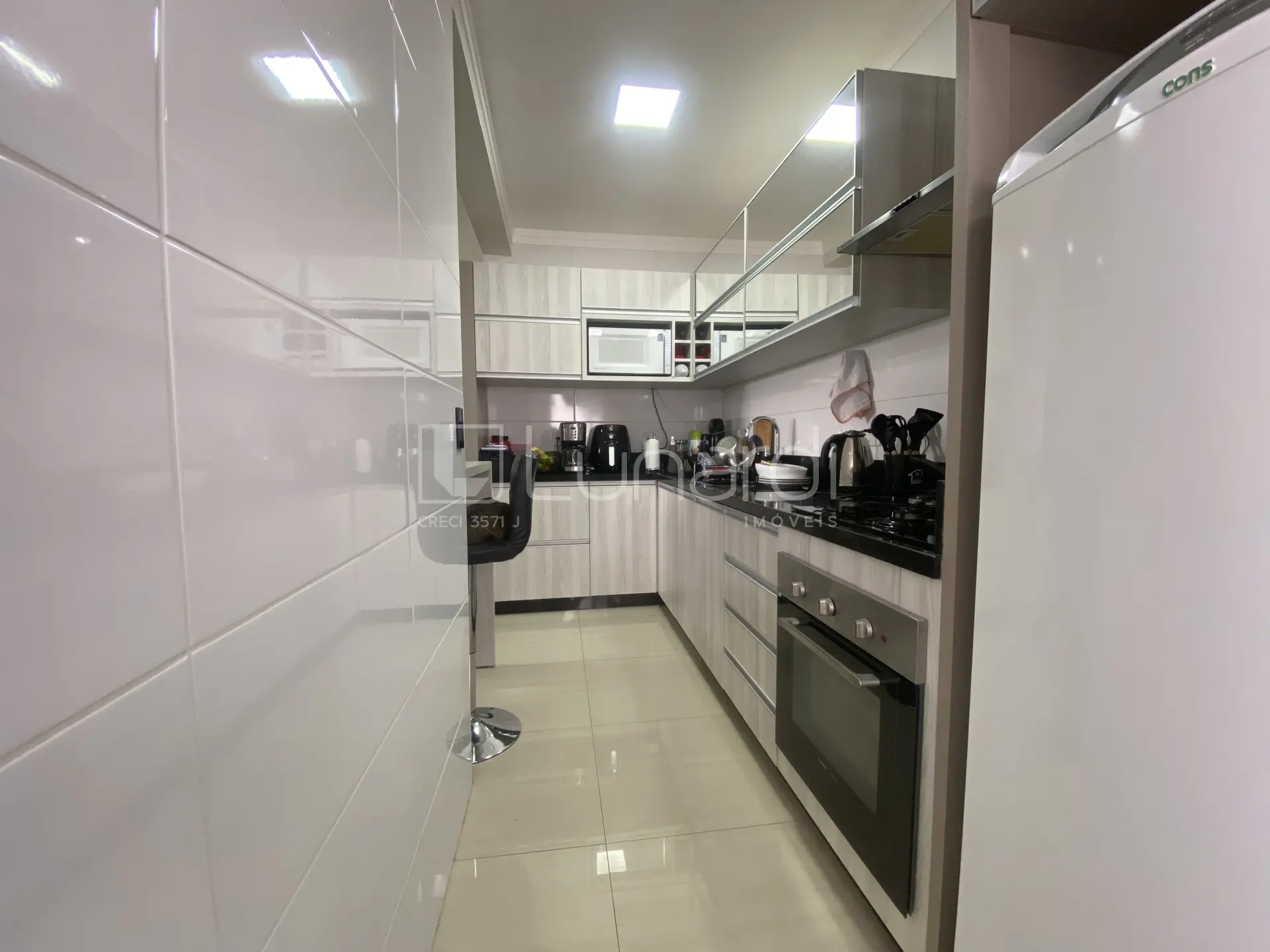 Foto Apartamento com 2 Dormitórios