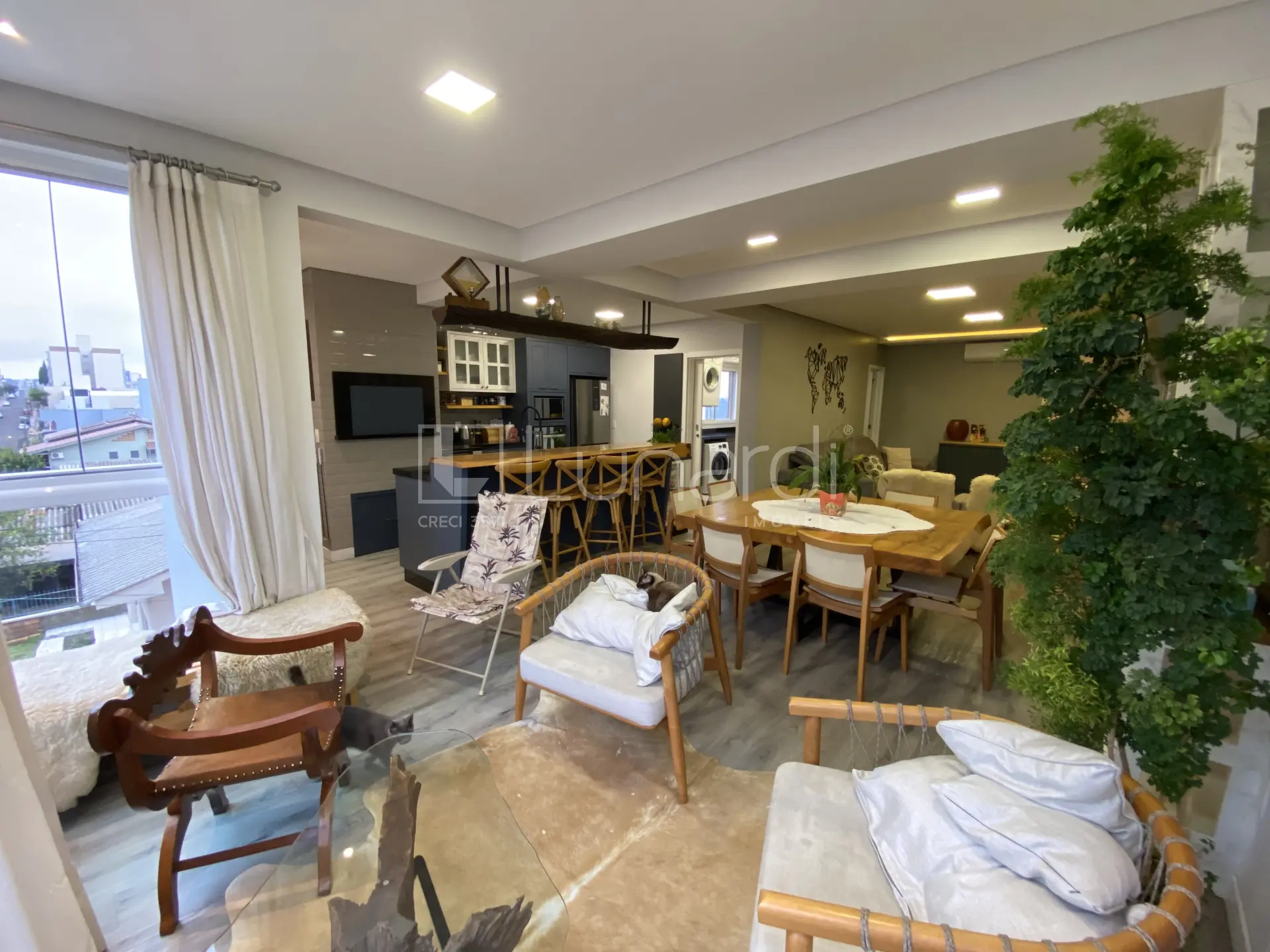 Foto Apartamento com 3 Dormitórios