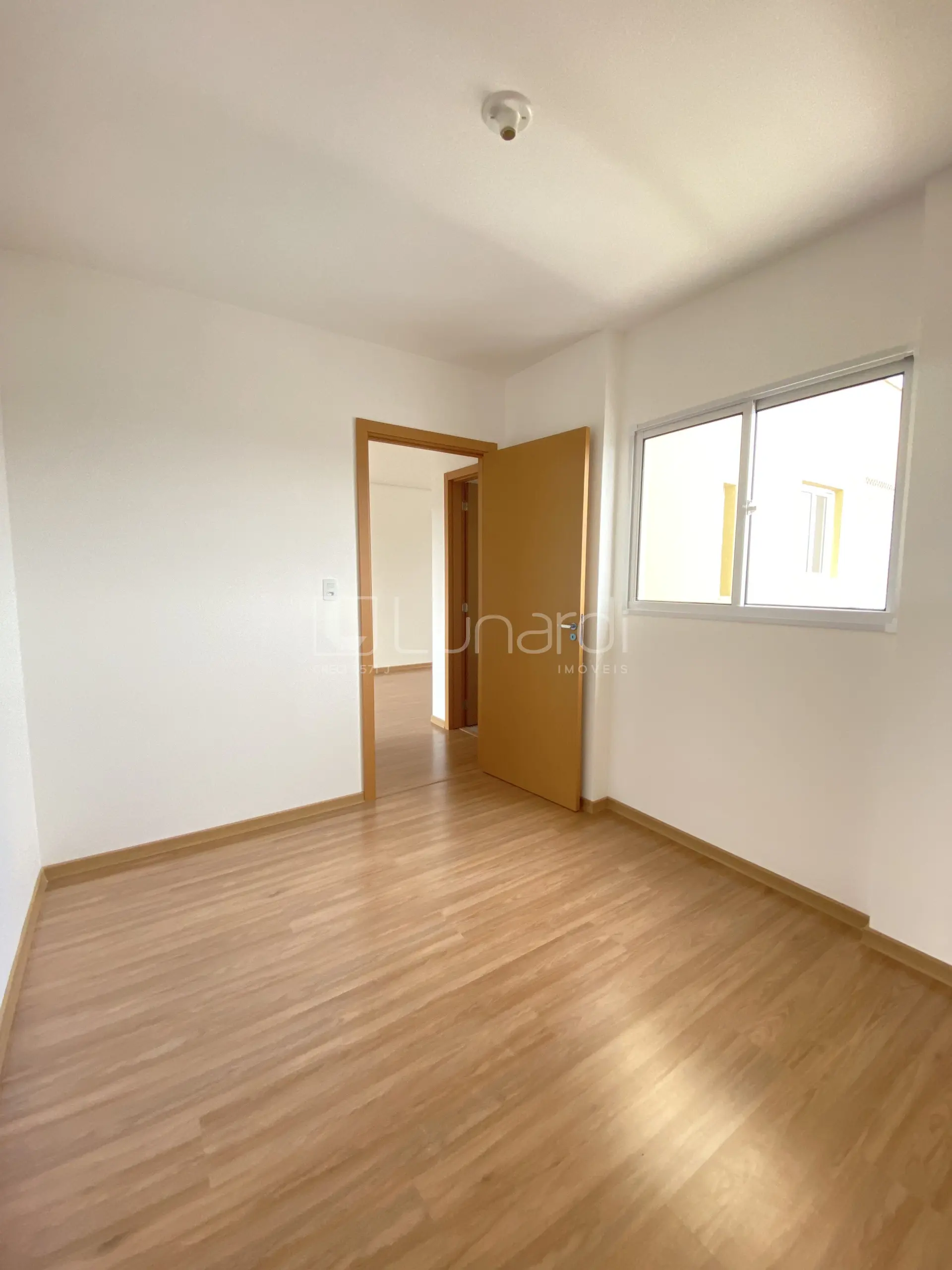 Foto Apartamento com 2 Dormitórios