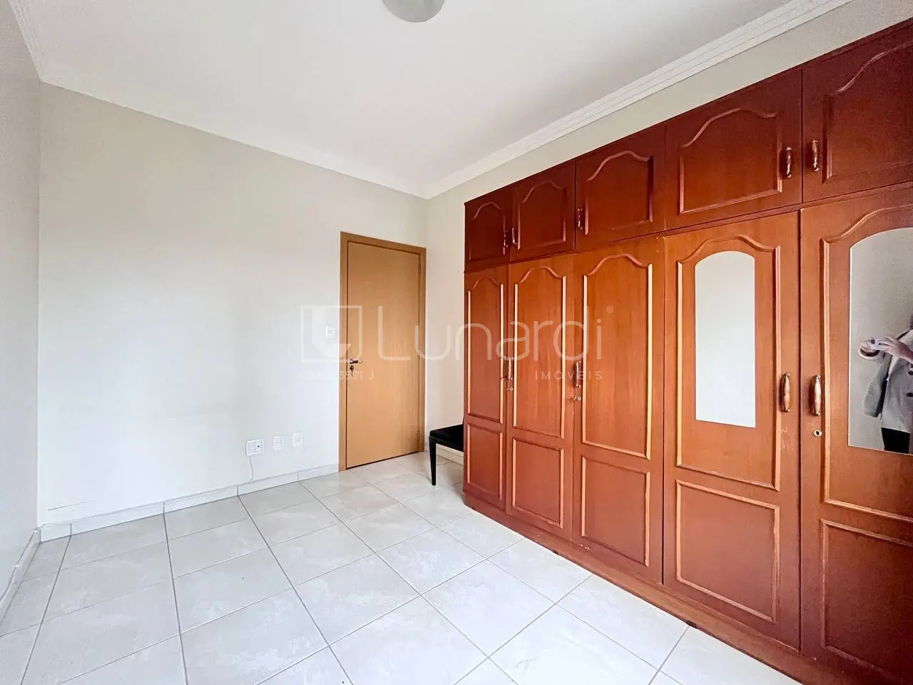 Foto Apartamento com 2 Dormitórios