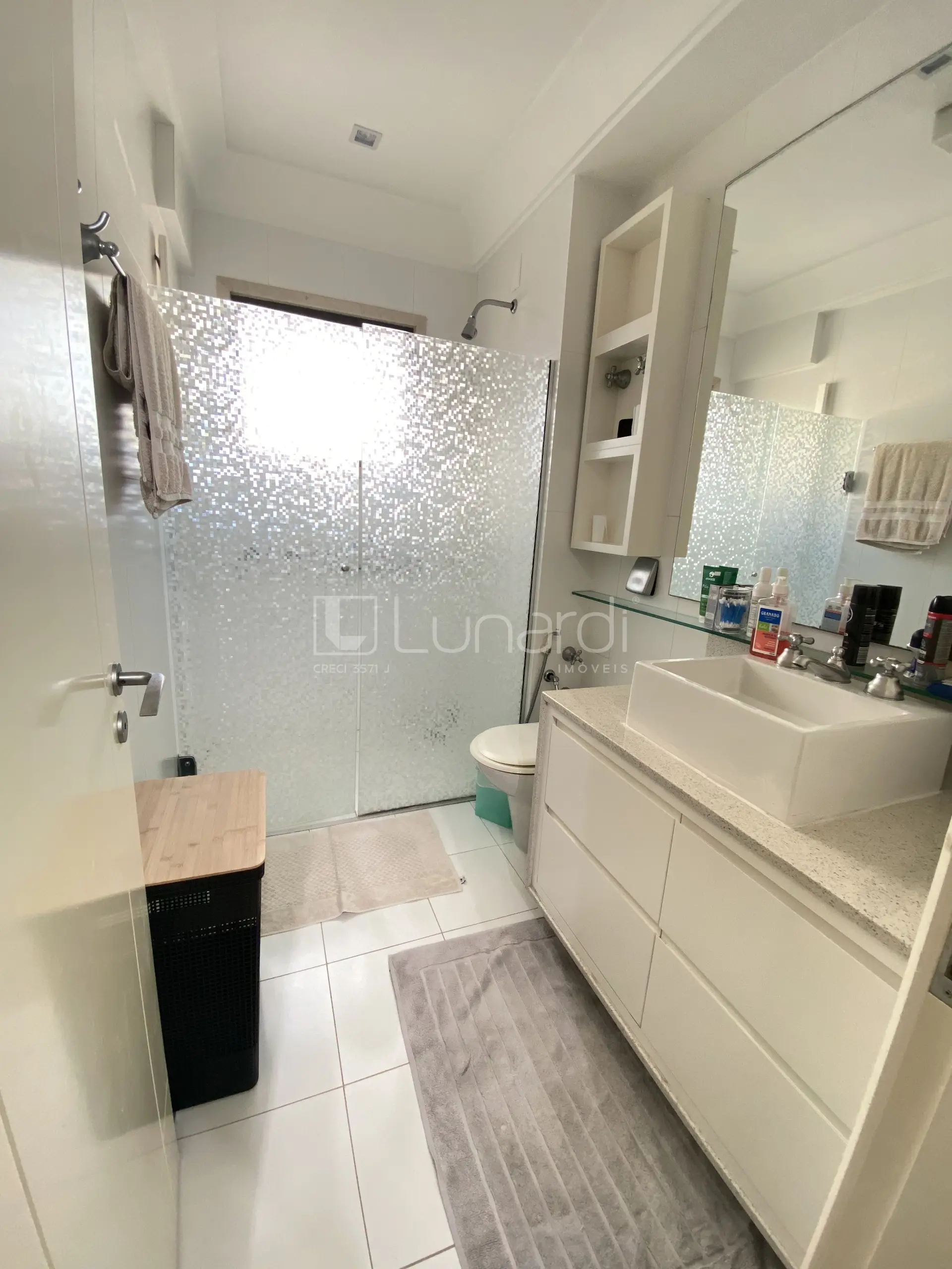 Foto Apartamento com 3 Suítes