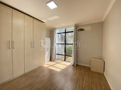 Foto Casa com 3 Dormitórios