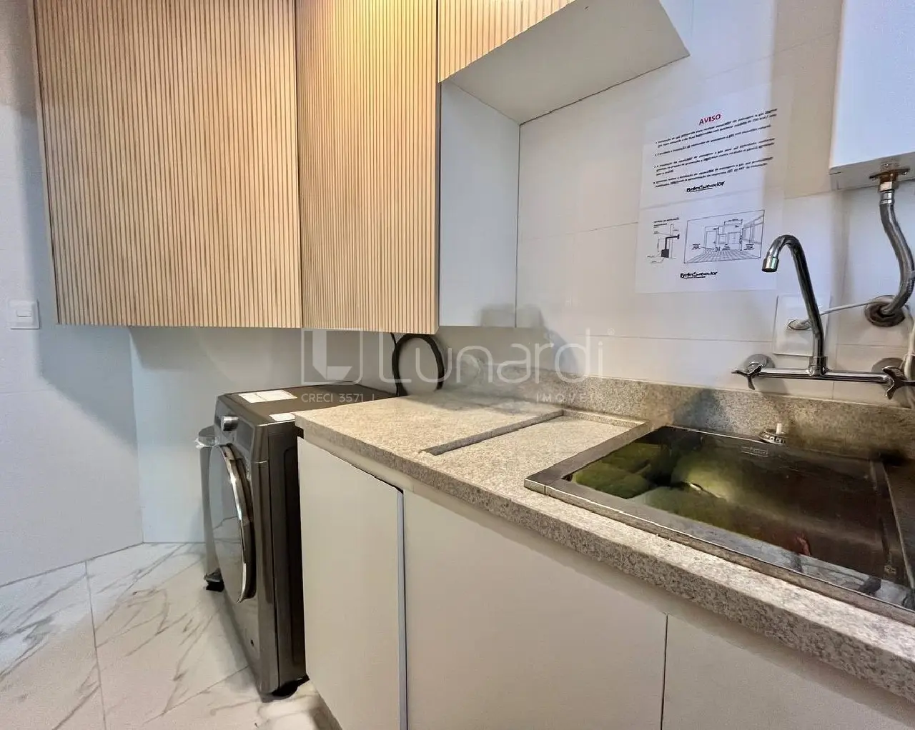 Foto Apartamento com 2 Dormitórios