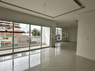 Foto Apartamento com 4 Dormitórios