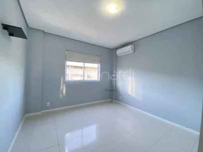 Foto Apartamento com 2 Dormitórios
