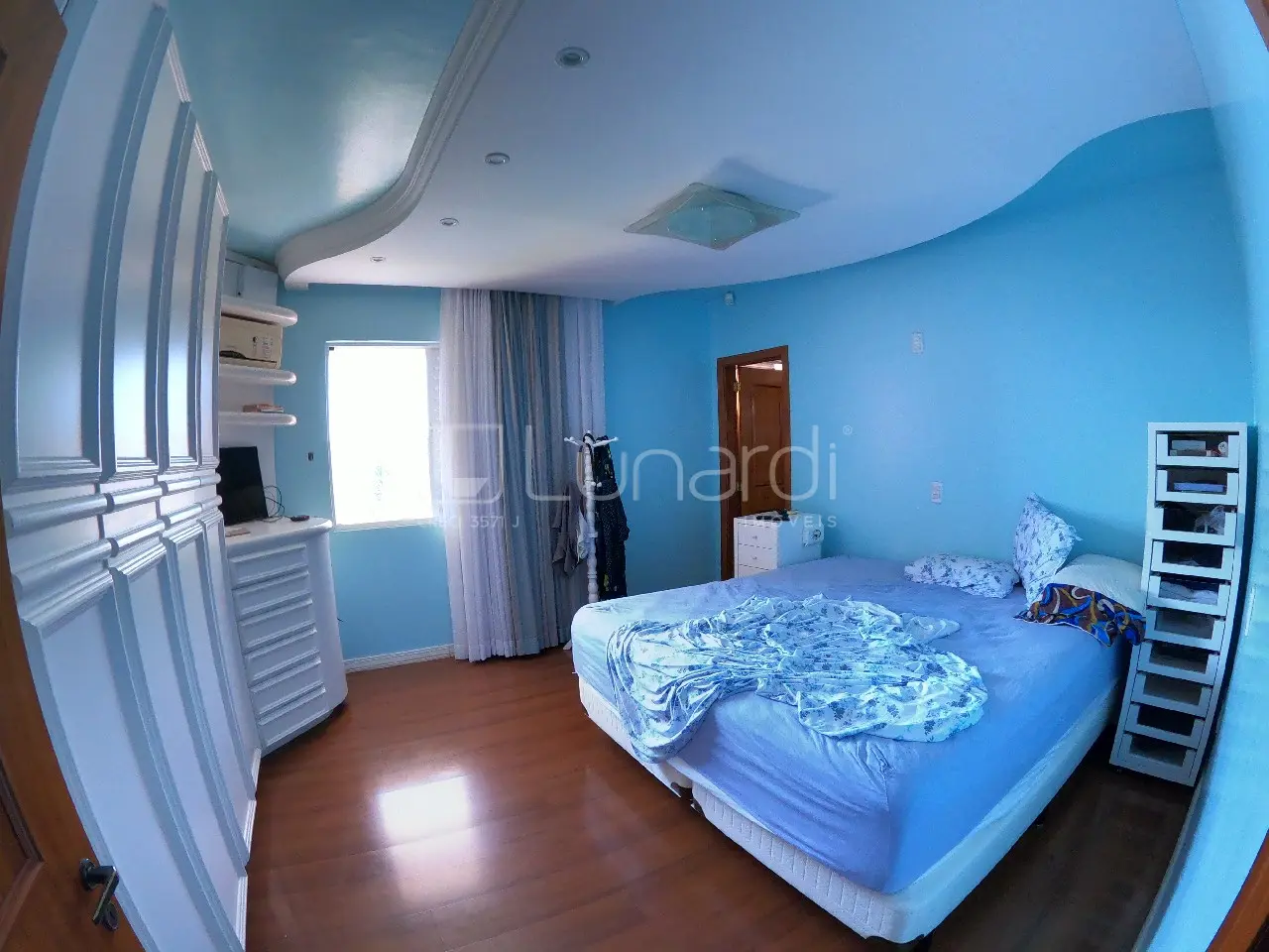 Foto Casa com 5 Dormitórios