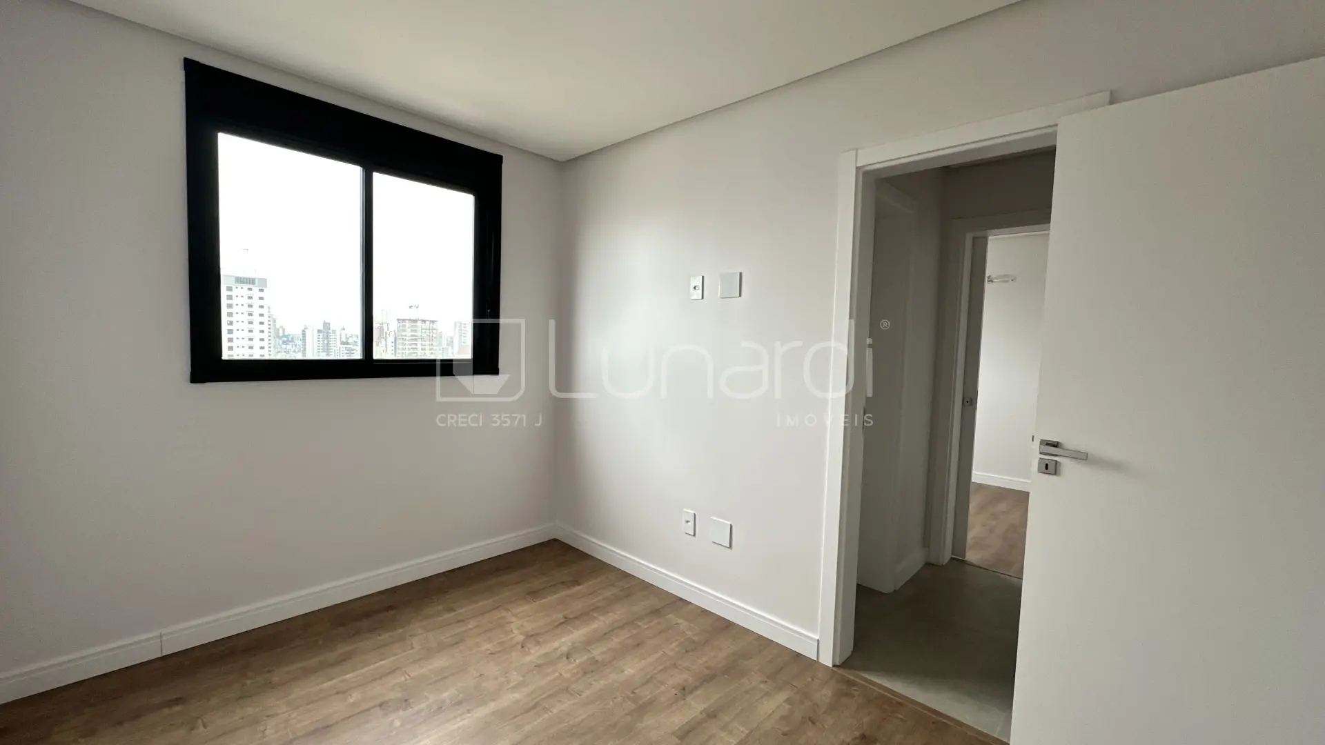 Foto Apartamento com 3 Dormitórios