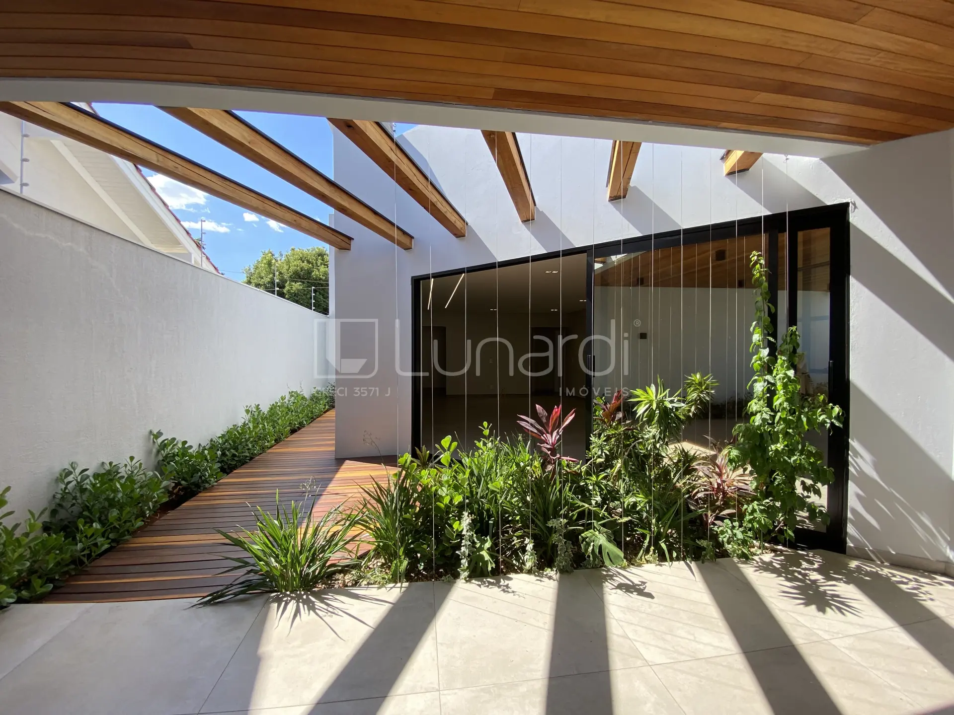 Foto Casa com 3 Suítes