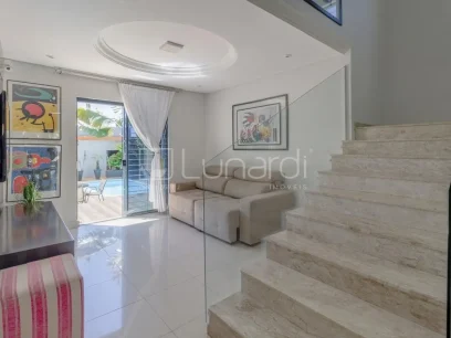 Foto Casa com 3 Dormitórios