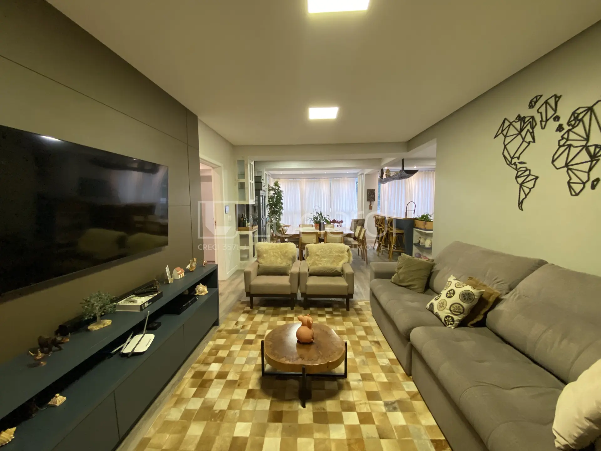 Foto Apartamento com 3 Dormitórios