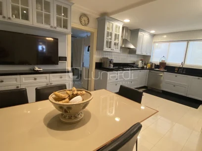 Foto Apartamento com 3 Suítes