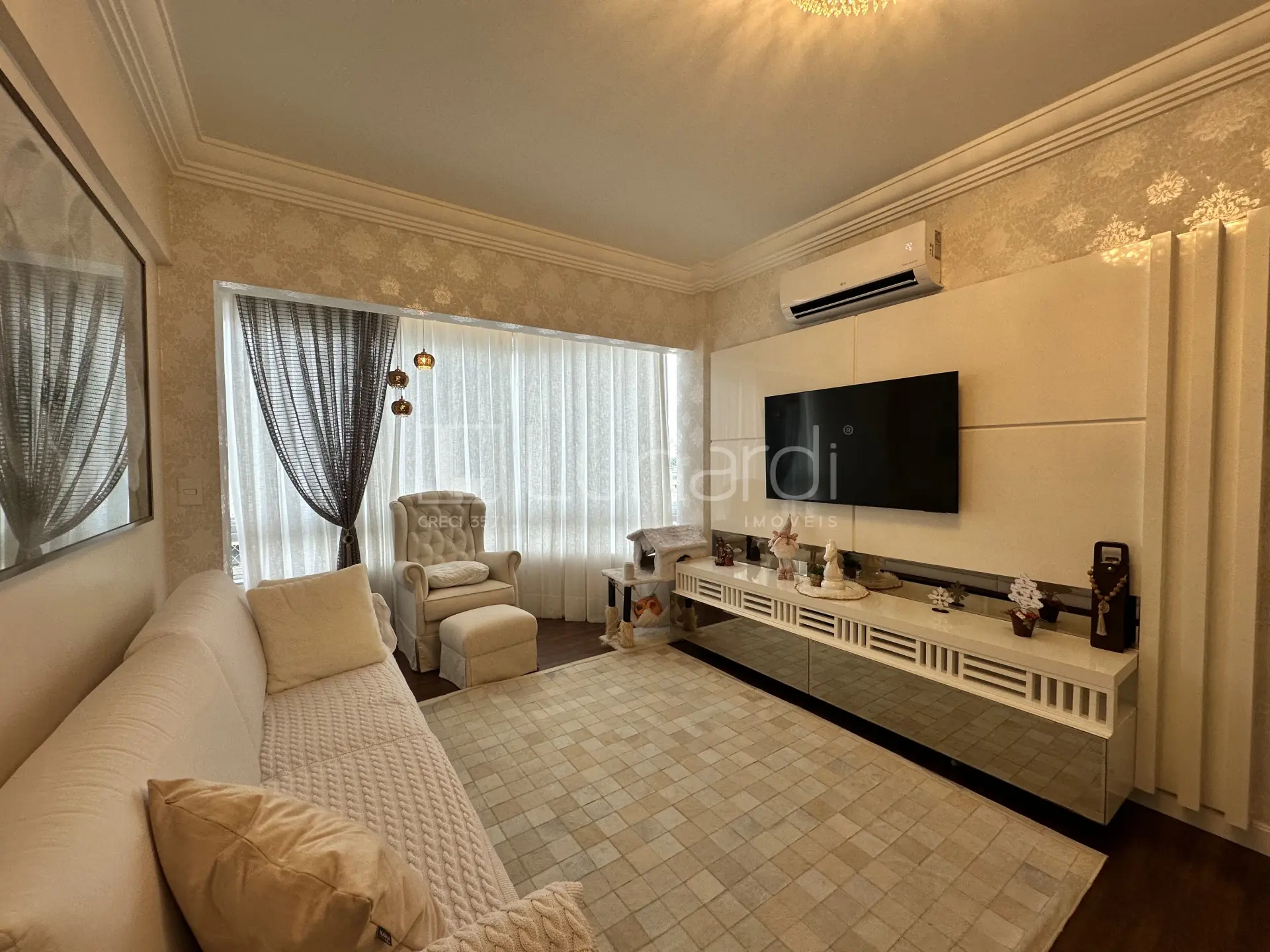 Foto Apartamento com 2 Dormitórios