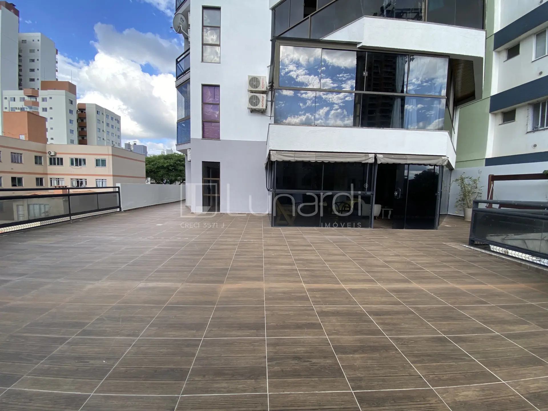 Foto Apartamento com 3 Dormitórios