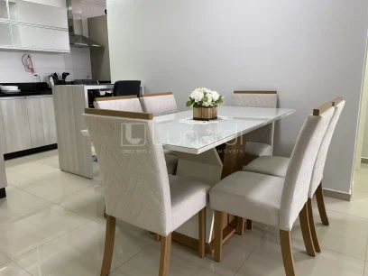 Foto Apartamento com 2 Dormitórios