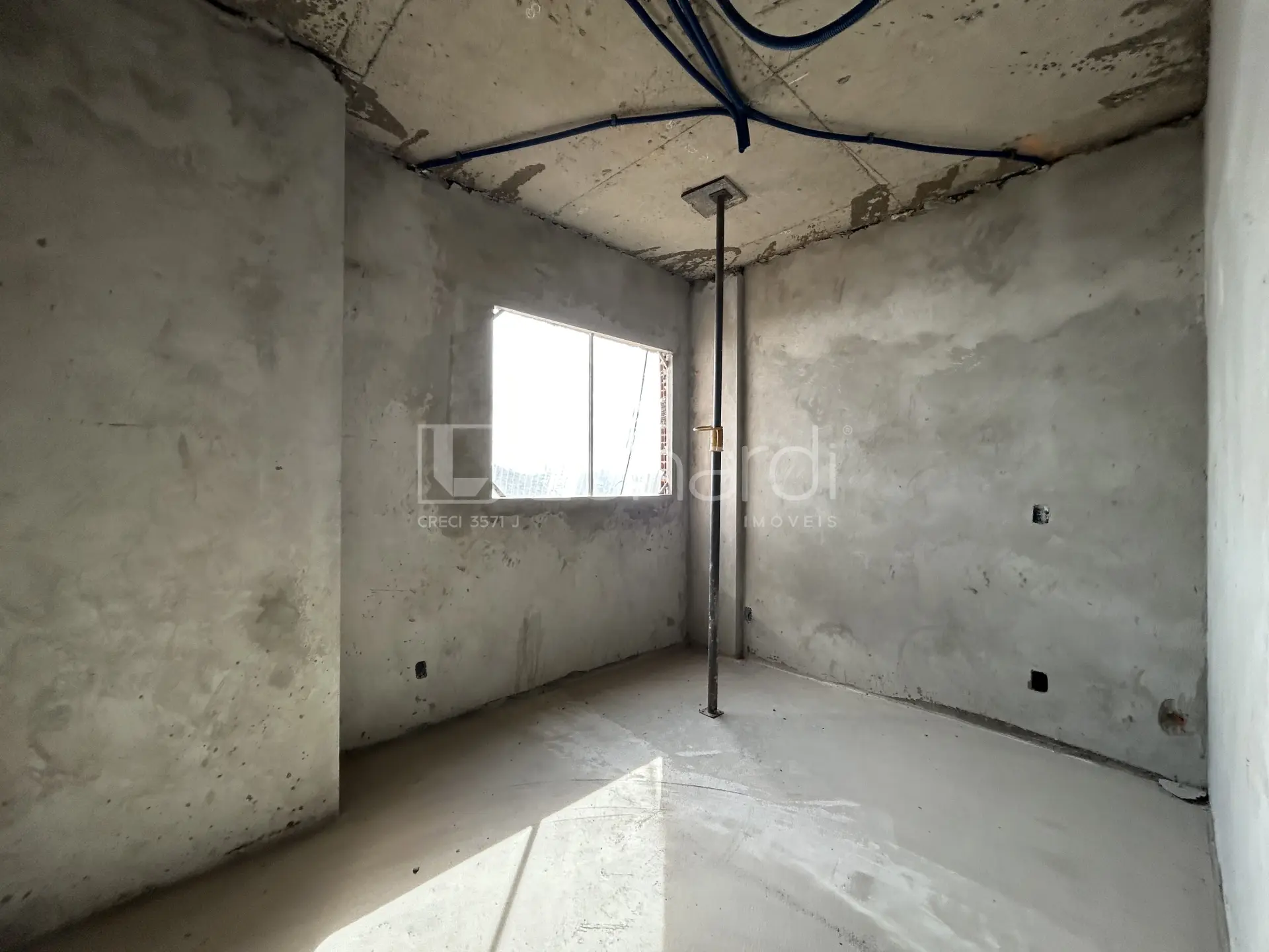 Foto Apartamento com 2 Dormitórios