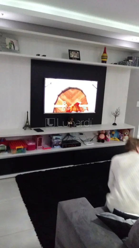 Foto Apartamento com 3 Dormitórios