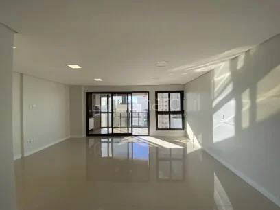 Foto Apartamento com 3 Suítes