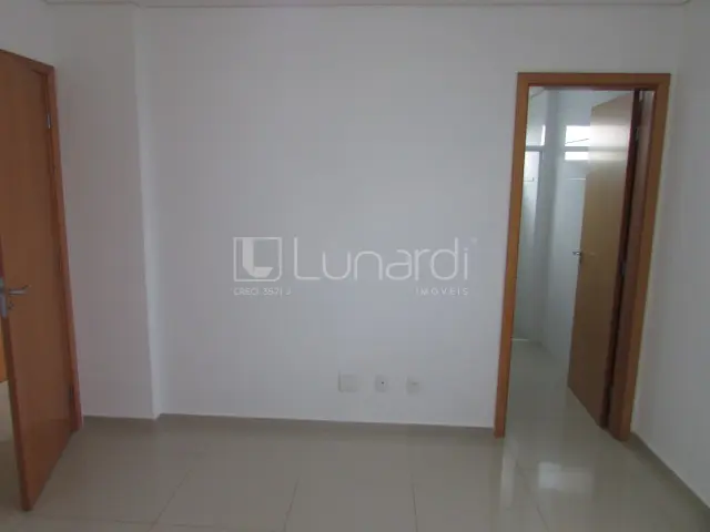 Foto Apartamento com 3 Dormitórios
