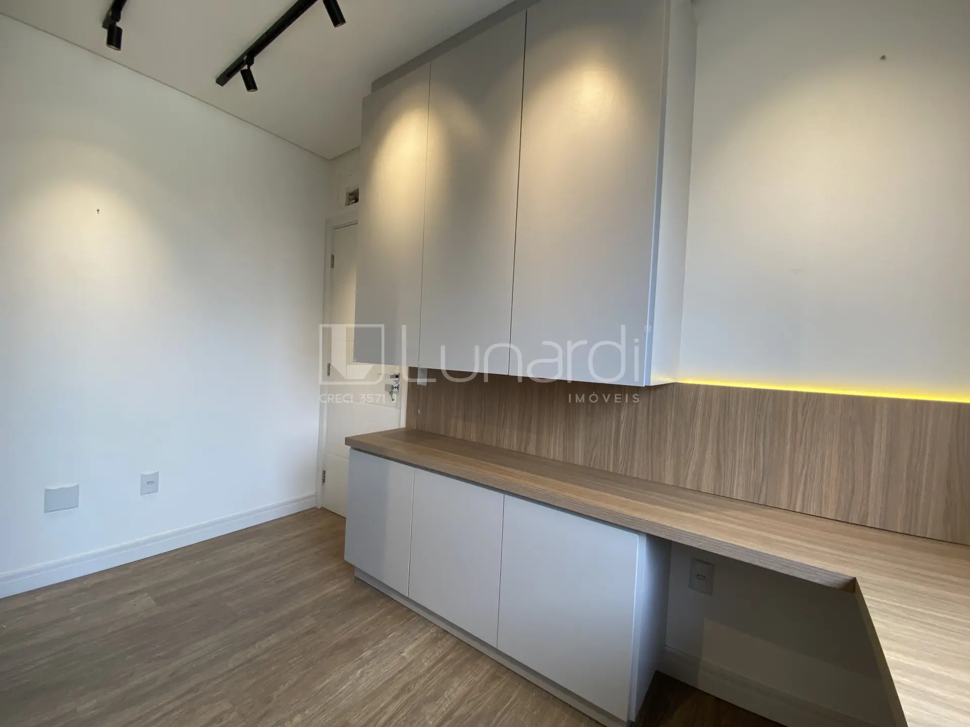 Foto Apartamento com 2 Dormitórios