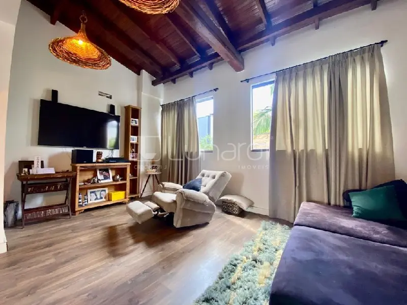 Foto Casa com 4 Suítes