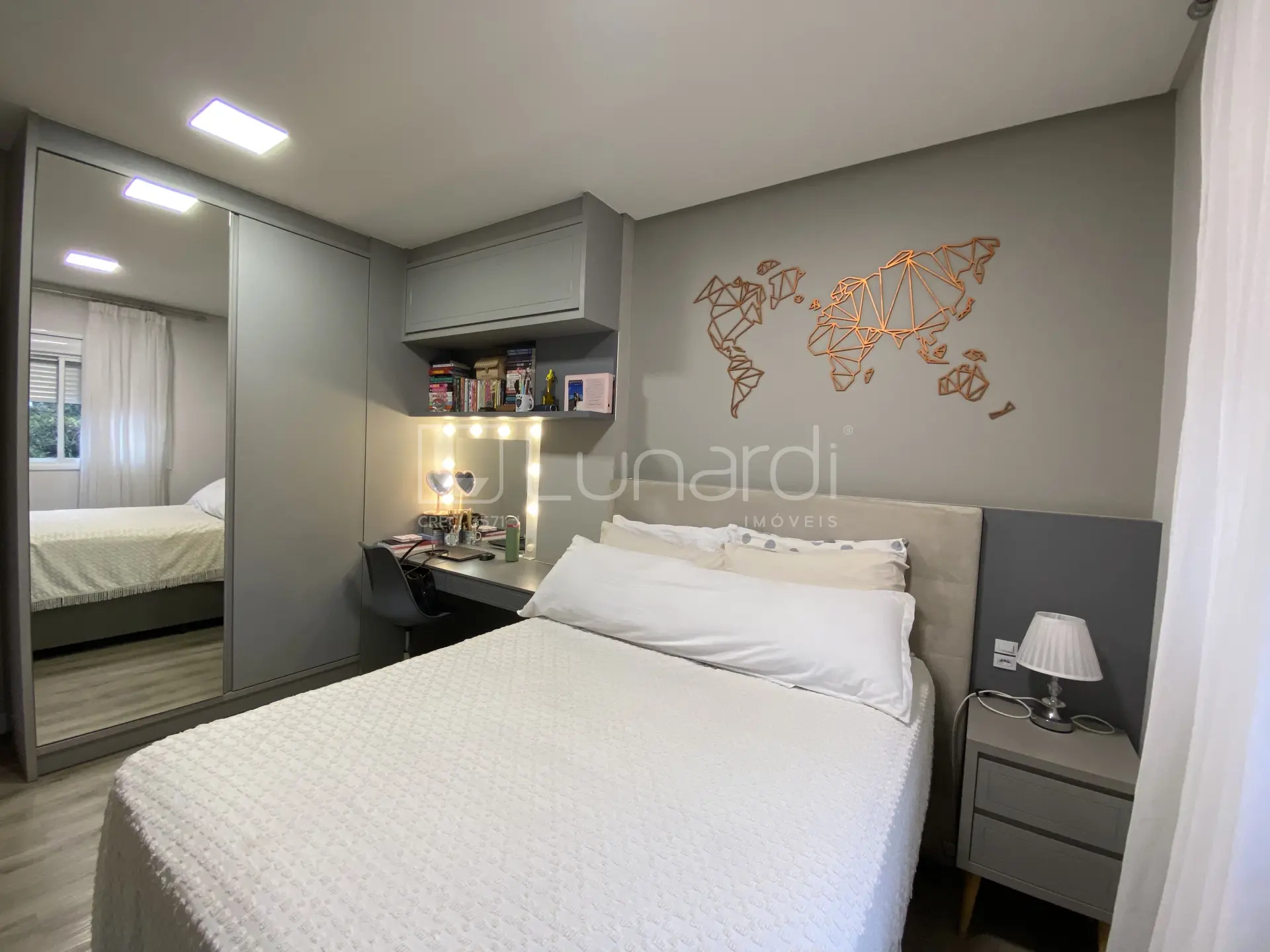 Foto Apartamento com 3 Dormitórios