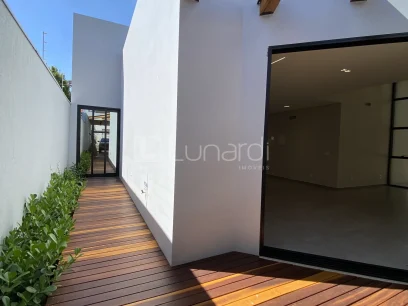 Foto Casa com 3 Suítes