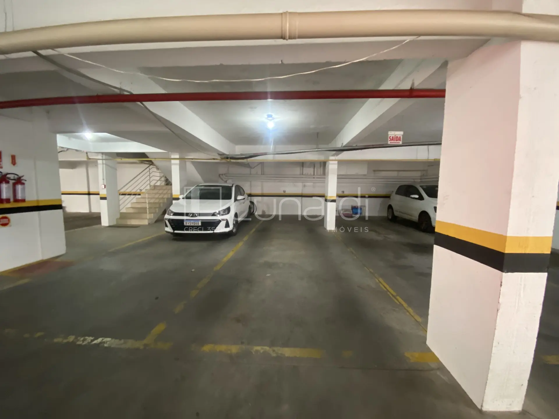 Foto Apartamento com 2 Dormitórios