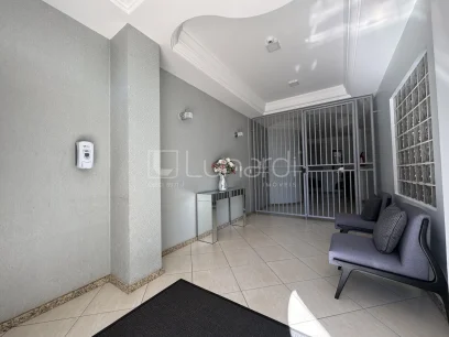 Foto Apartamento com 2 Dormitórios