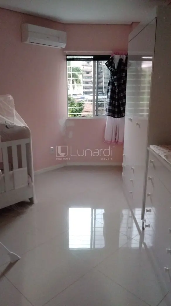 Foto Apartamento com 3 Dormitórios