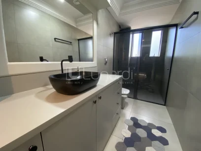 Foto Apartamento com 4 Dormitórios