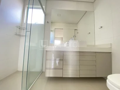 Foto Apartamento com 3 Suítes