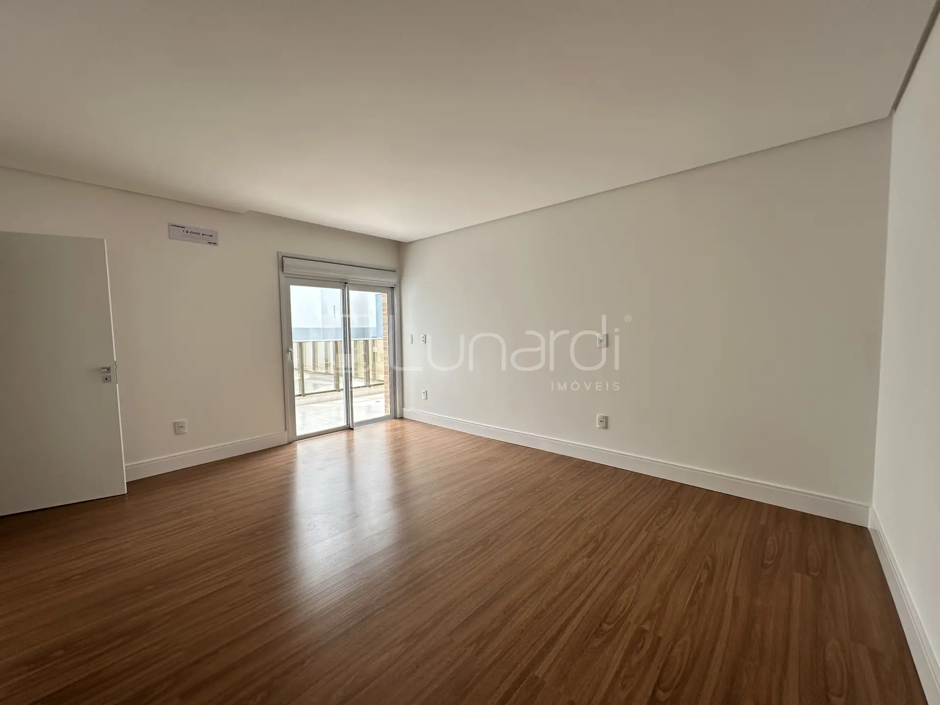 Foto Apartamento com 3 Suítes