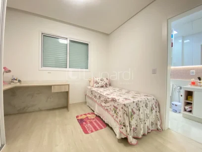 Foto Apartamento com 3 Suítes