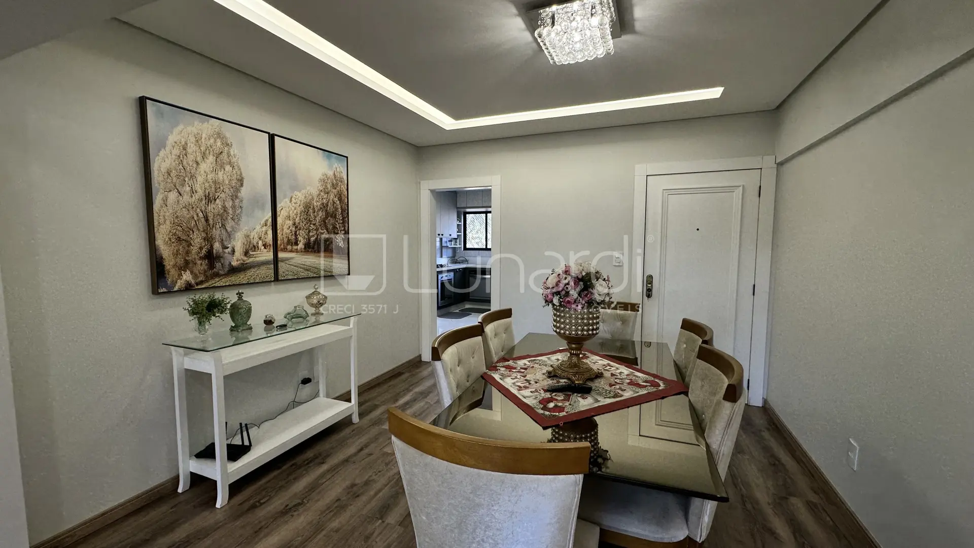 Foto Apartamento com 3 Dormitórios