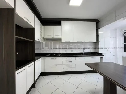 Foto Apartamento com 2 Dormitórios