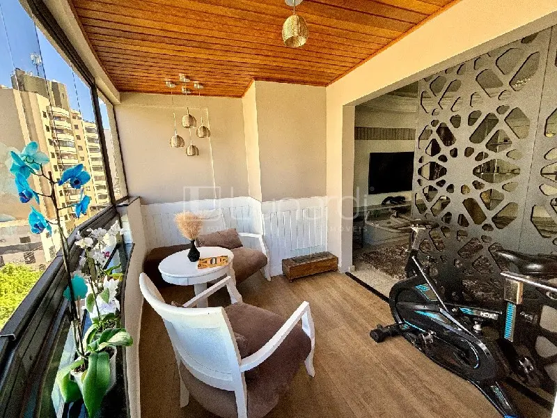 Foto Apartamento com 3 Dormitórios