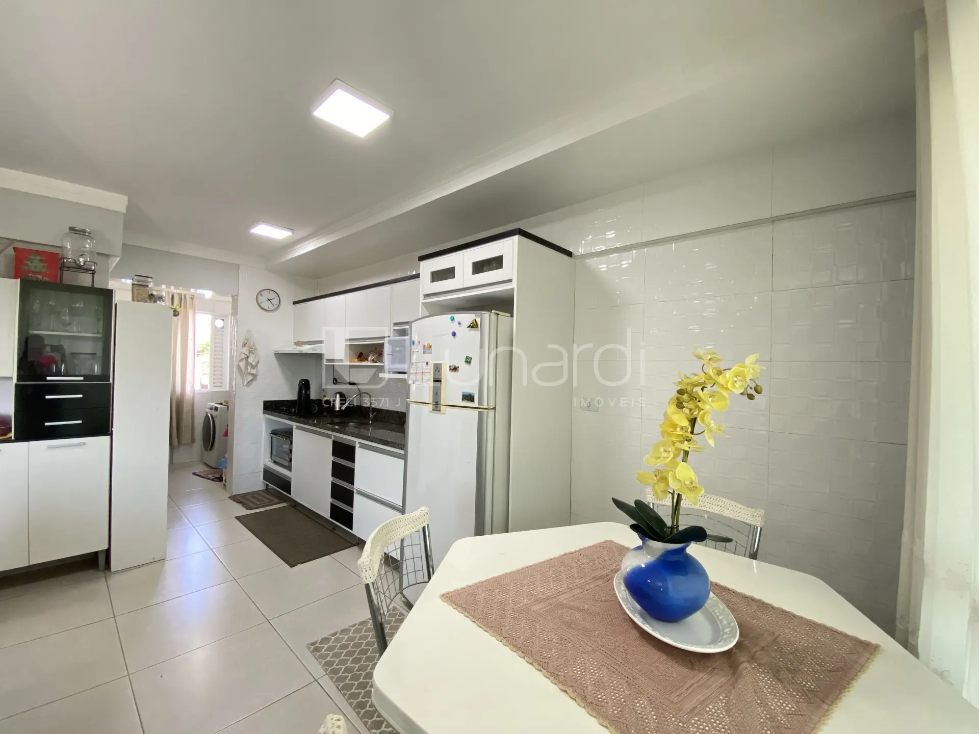 Foto Apartamento com 3 Dormitórios