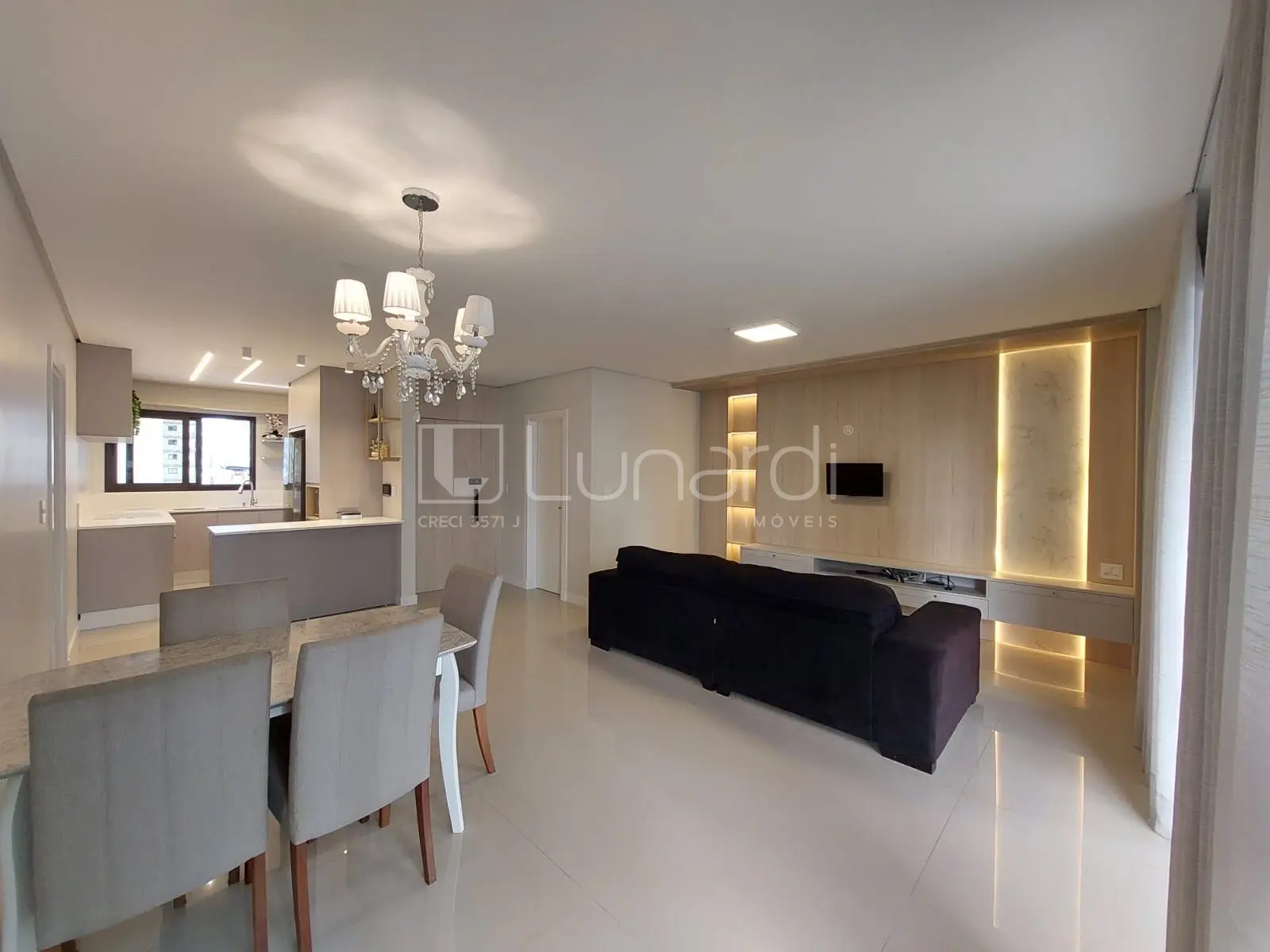 Foto Apartamento com 3 Suítes