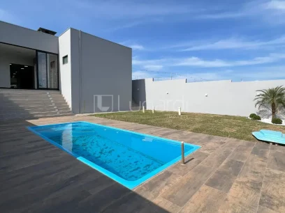 Foto Casa com 3 Dormitórios