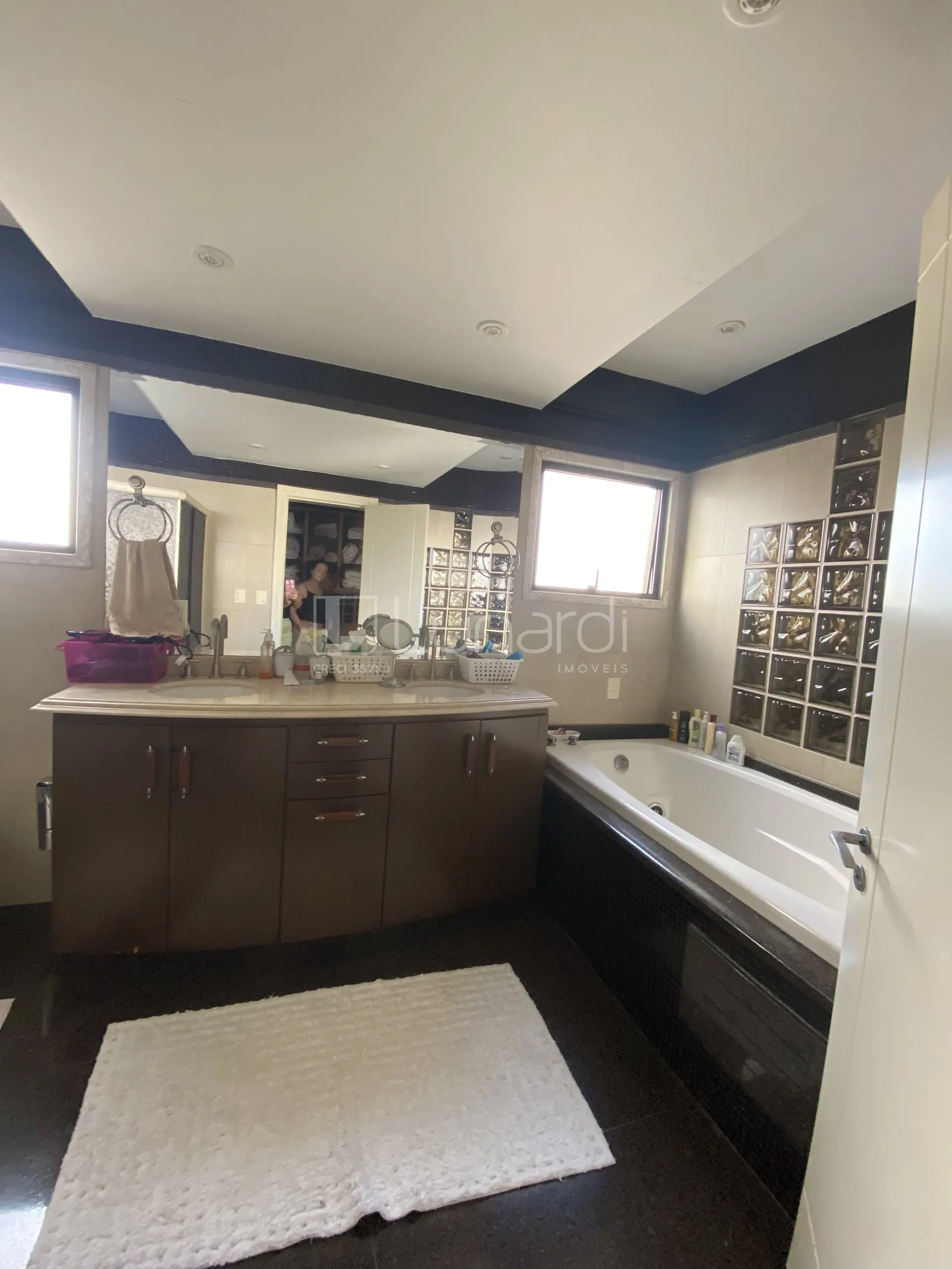 Foto Apartamento com 3 Suítes