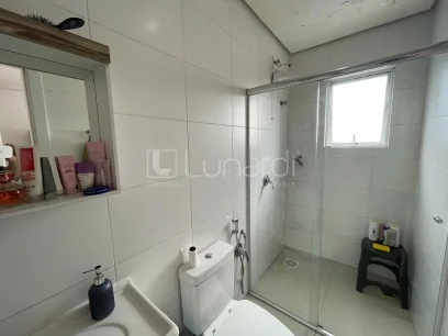Foto Apartamento com 2 Dormitórios