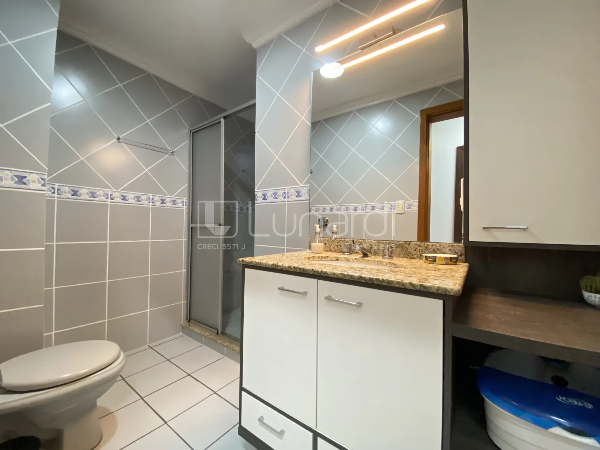 Foto Apartamento com 3 Dormitórios