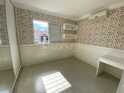 Foto Sobrado com 2 Suítes