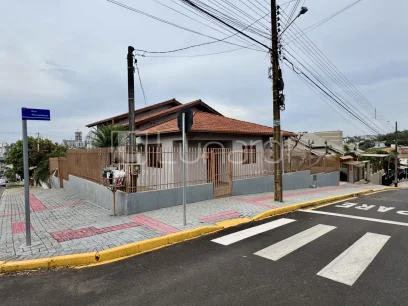 Foto Casa com 3 Dormitórios