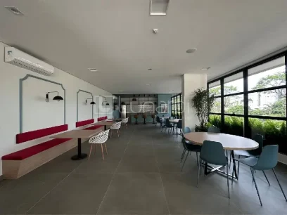 Foto Apartamento com 2 Dormitórios