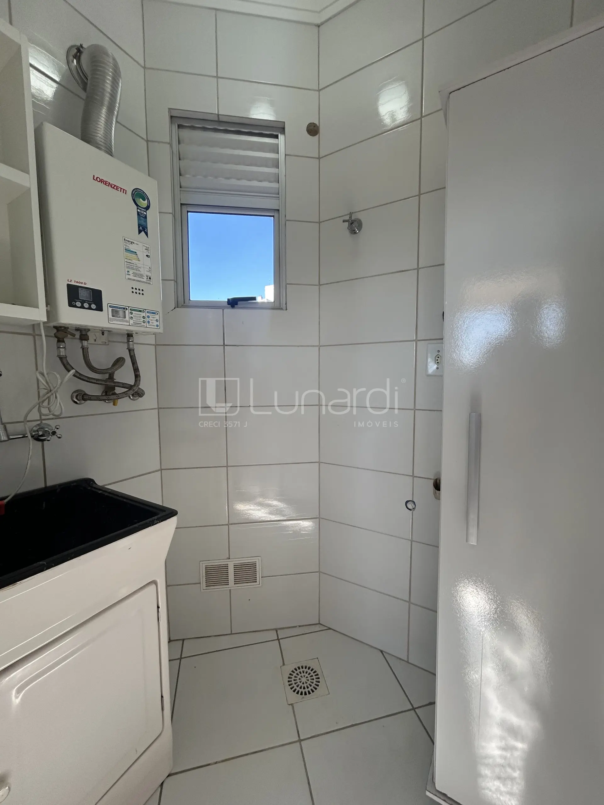 Foto Apartamento com 2 Dormitórios